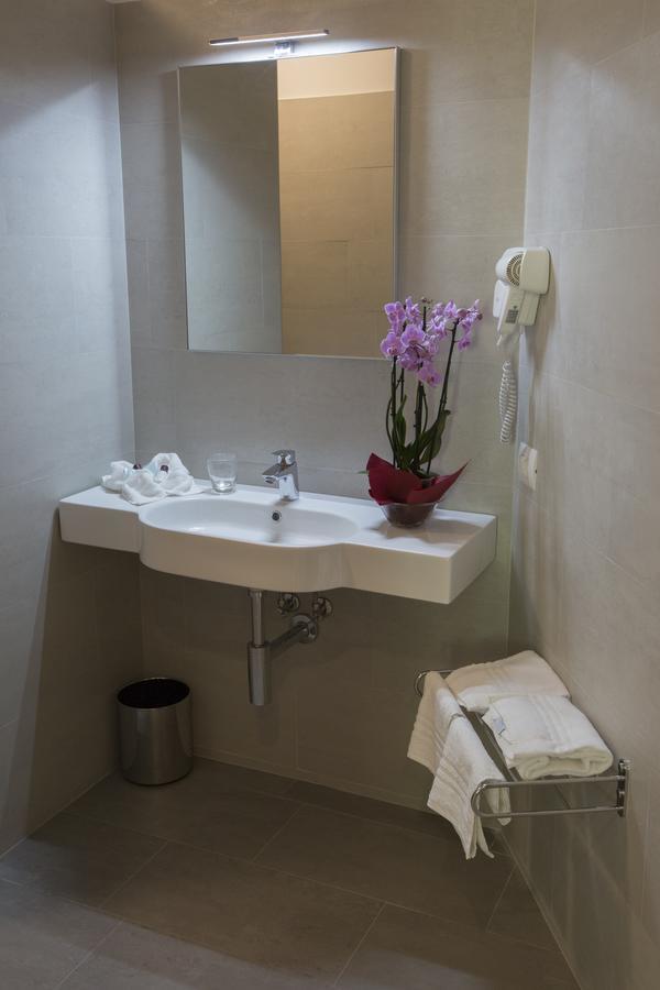 Alma Living Hotel- Al Girarrosto Venzone Dış mekan fotoğraf