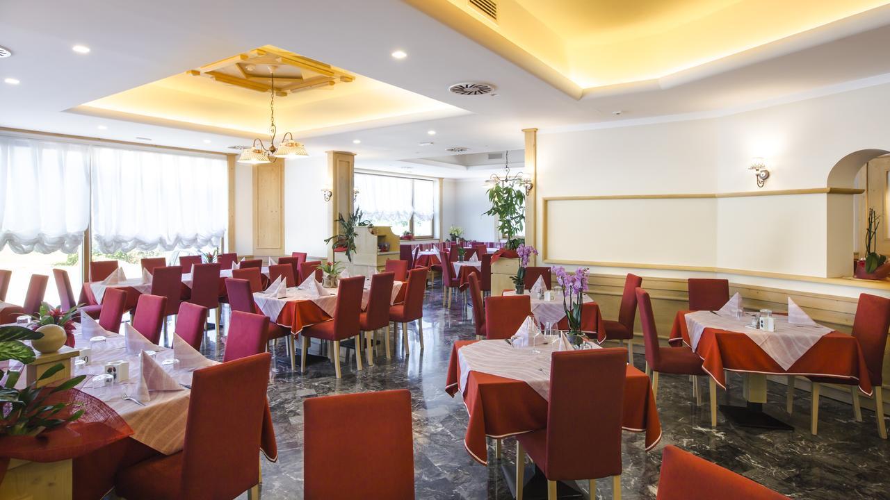 Alma Living Hotel- Al Girarrosto Venzone Dış mekan fotoğraf